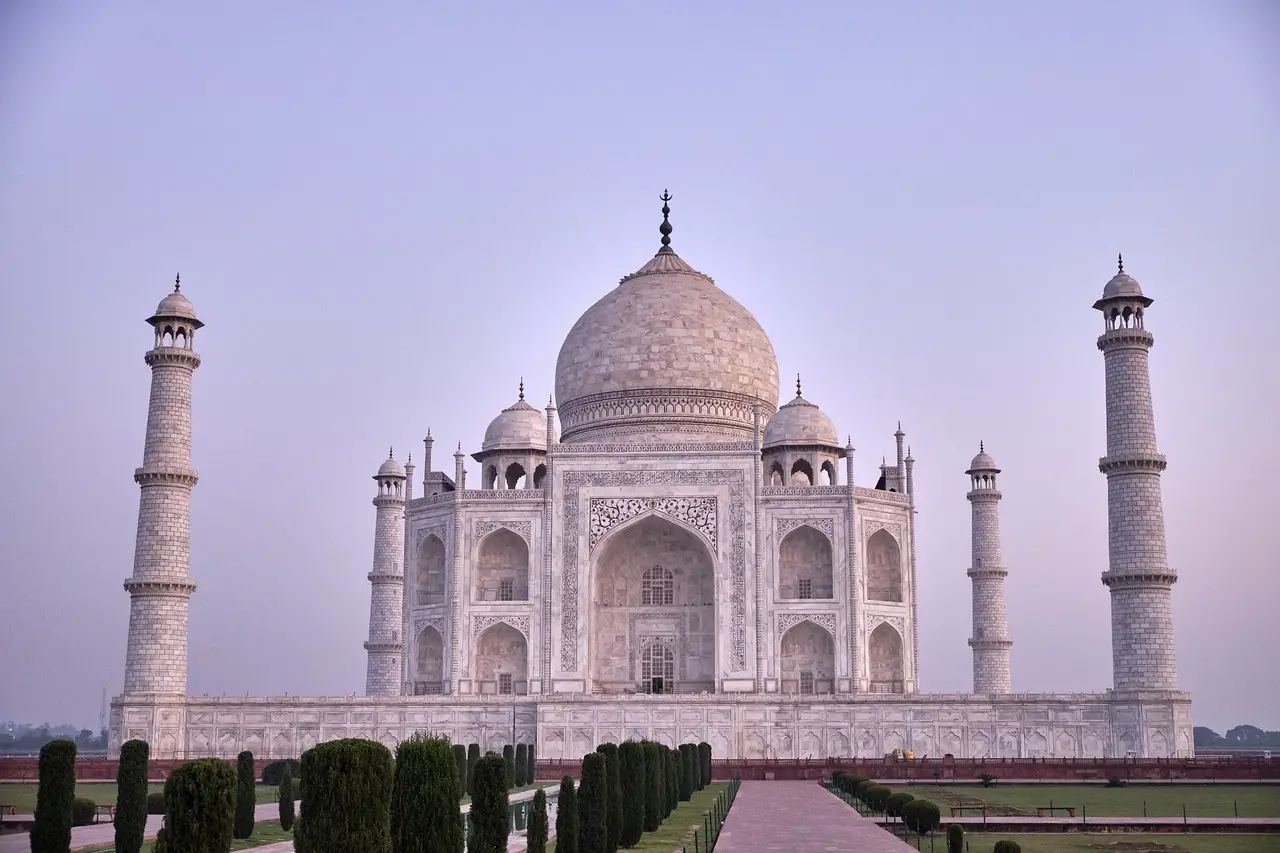 agra-in-the-morning-india-unesco-4117670.webp